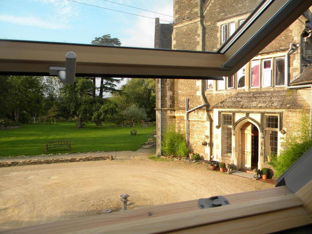 The House Near Bath Hotel Woolverton Room photo